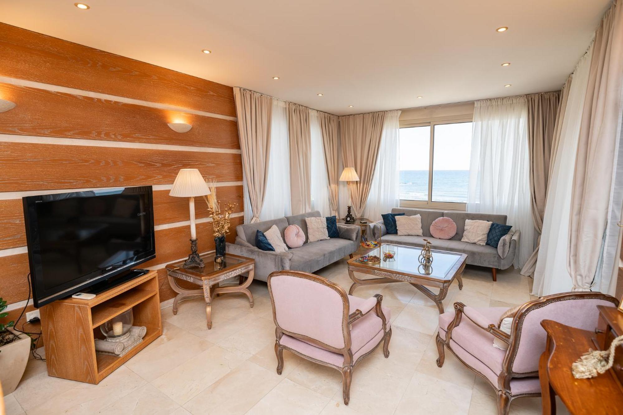 Quattro Beachfront Sea View Ap 4 Larnaca Luaran gambar