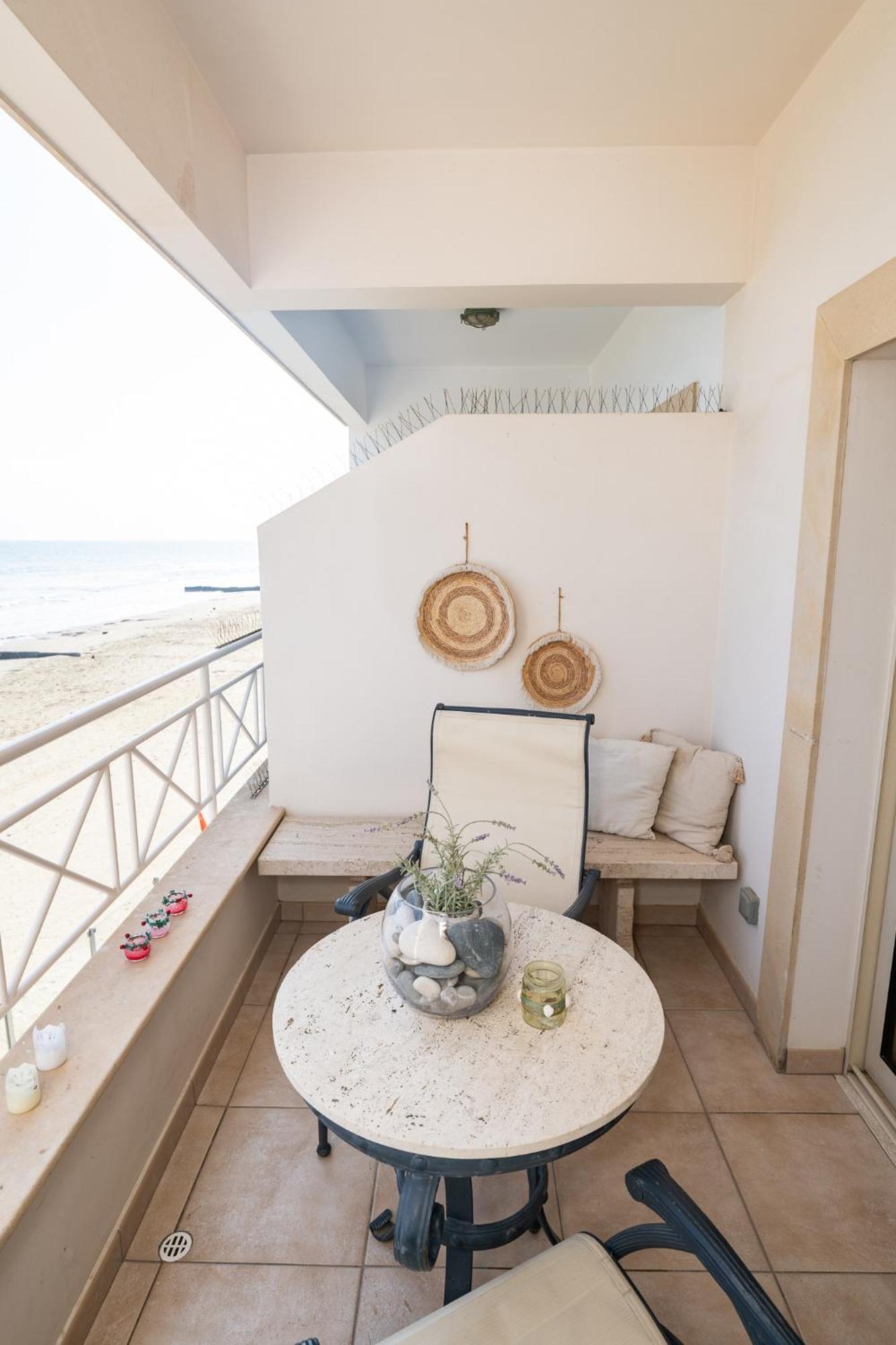 Quattro Beachfront Sea View Ap 4 Larnaca Luaran gambar